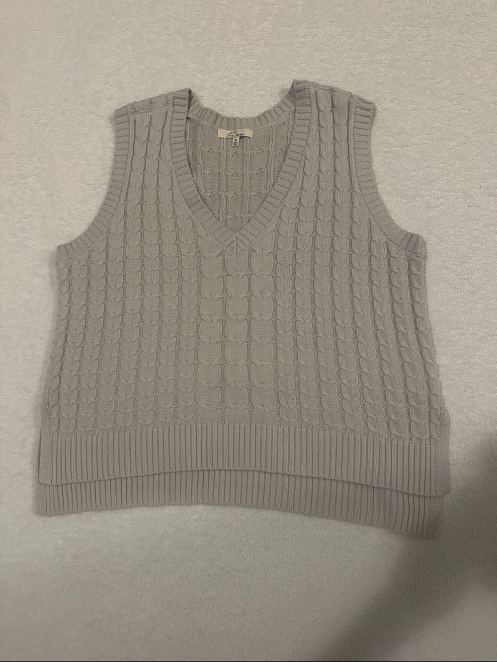 Women's Cable Knit V-Neck Sweater Vest - Light Gray